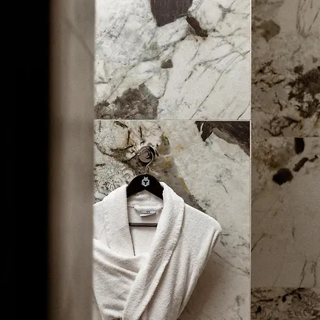 Royal Beaulaincourt מלון